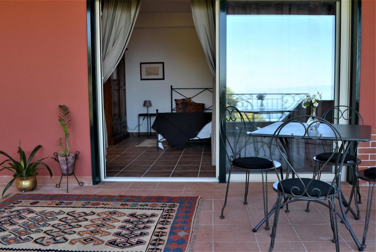 טאורמינה Villa Vittorio - Splendid Panoramic Sea View Terrace מראה חיצוני תמונה